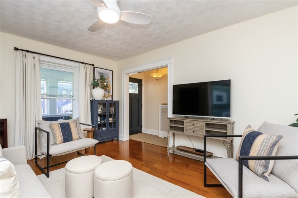 33 Pierce Ave # 1