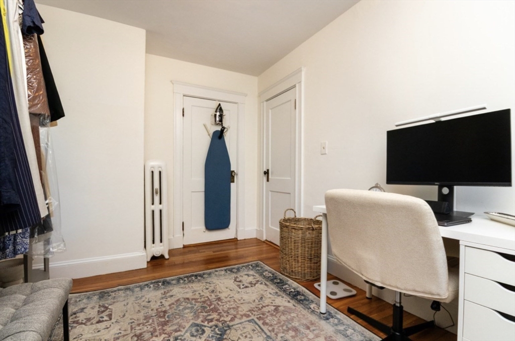 33 Pierce Ave # 1