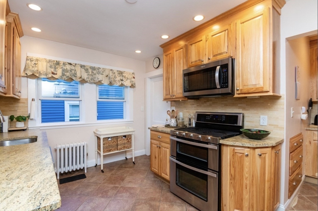 33 Pierce Ave # 1