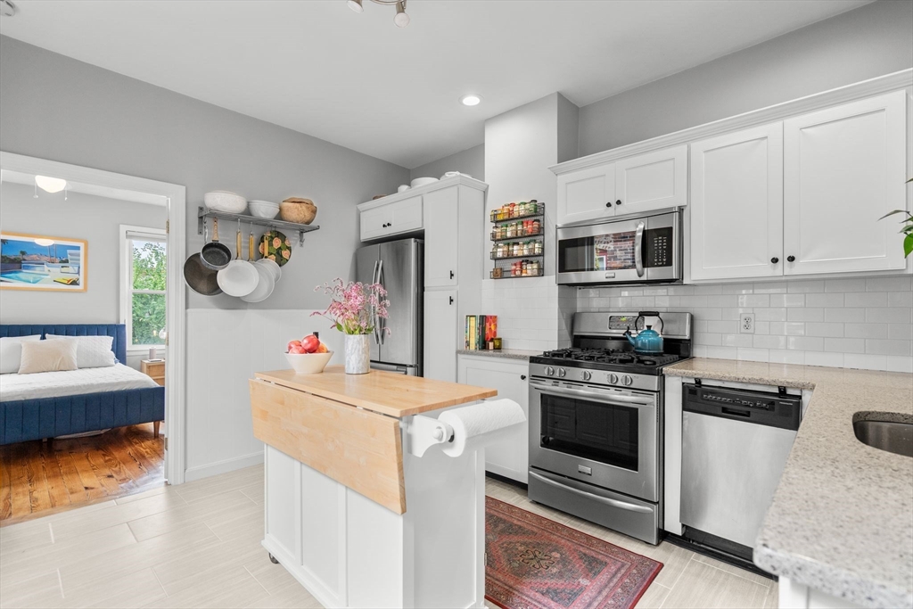 23 Sullivan St # 3