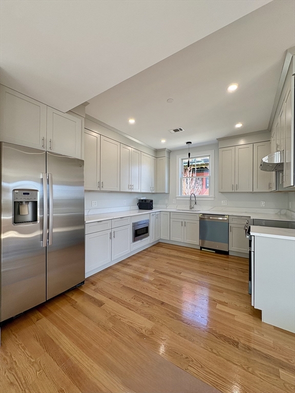 38 Laurel Street # 2