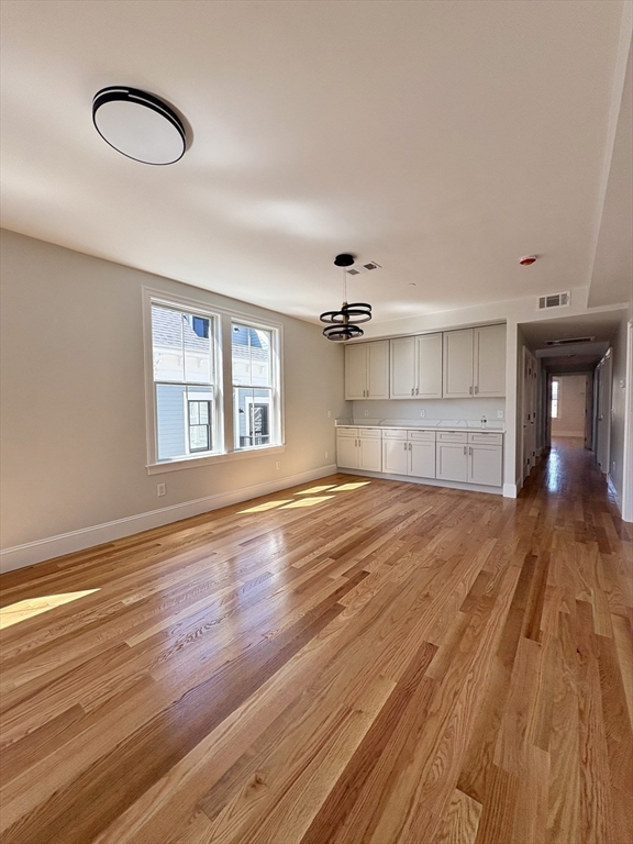 38 Laurel Street # 2
