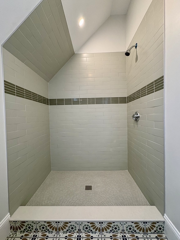38 Laurel Street # 3