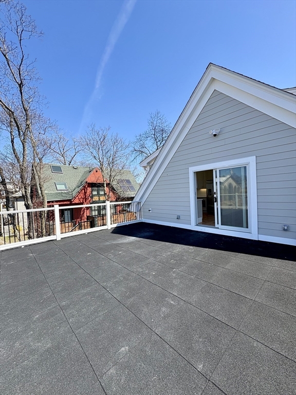 38 Laurel Street # 3