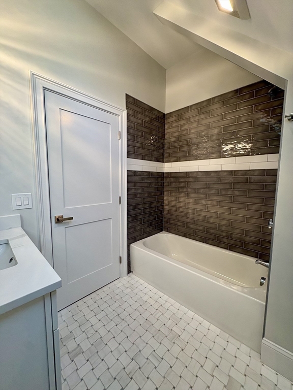 38 Laurel Street # 3