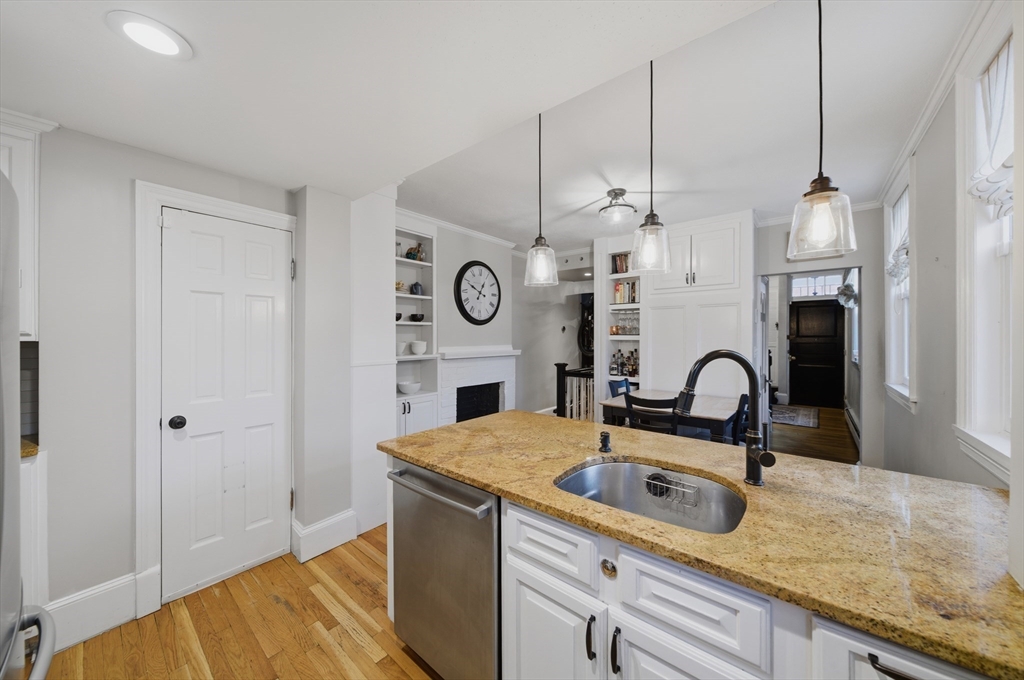 2 Lyndeboro Pl
