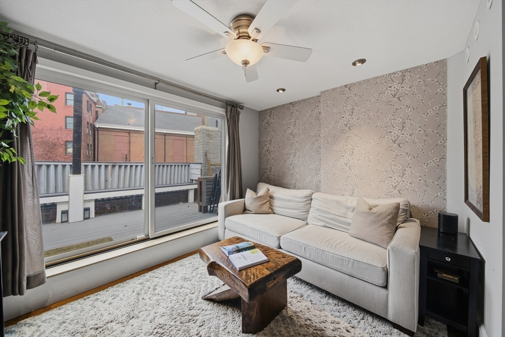 2 Lyndeboro Pl