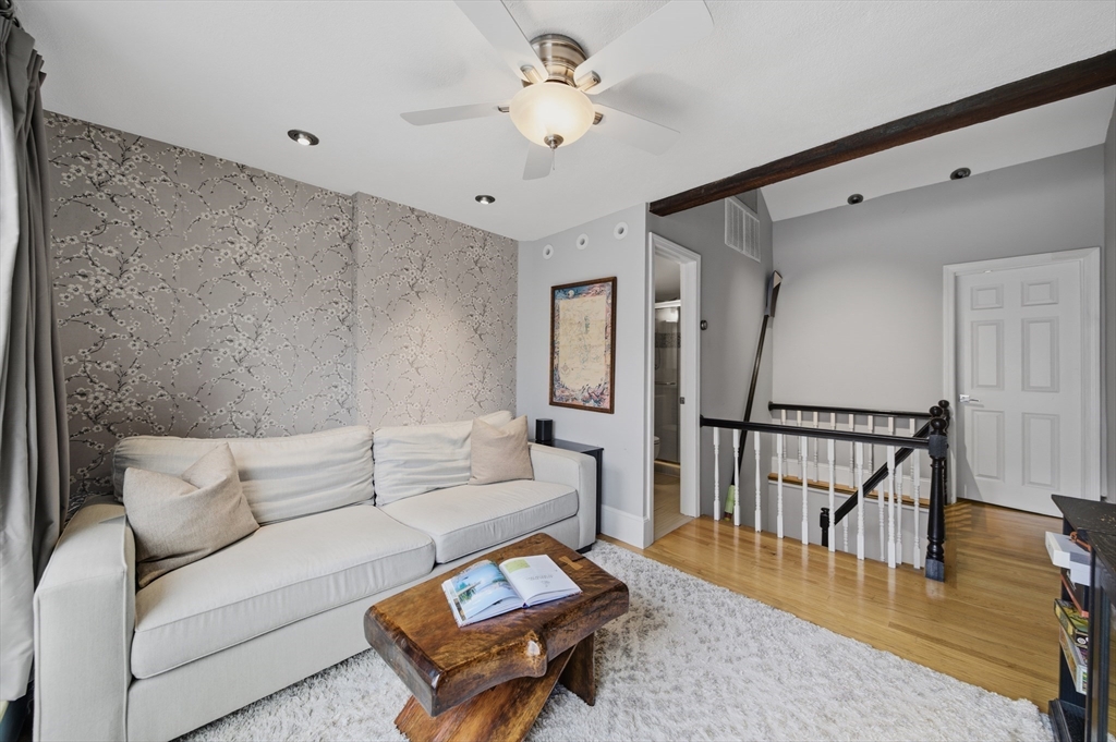 2 Lyndeboro Pl