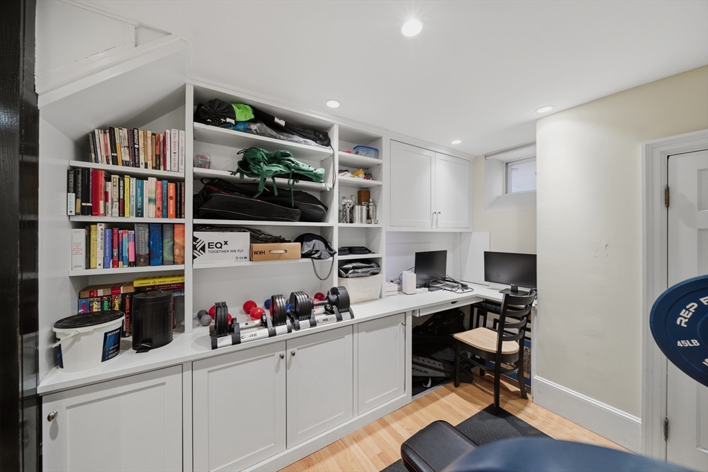 2 Lyndeboro Pl