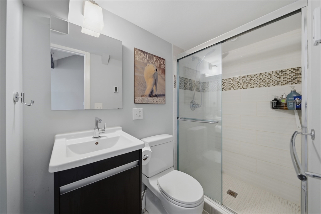 2 Lyndeboro Pl
