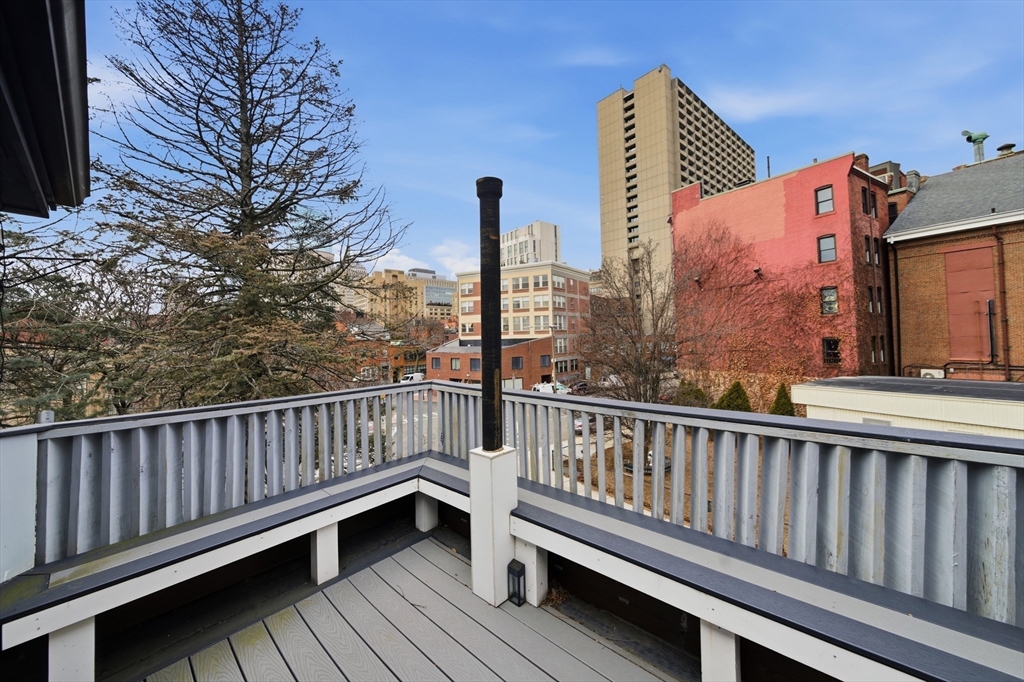 2 Lyndeboro Pl