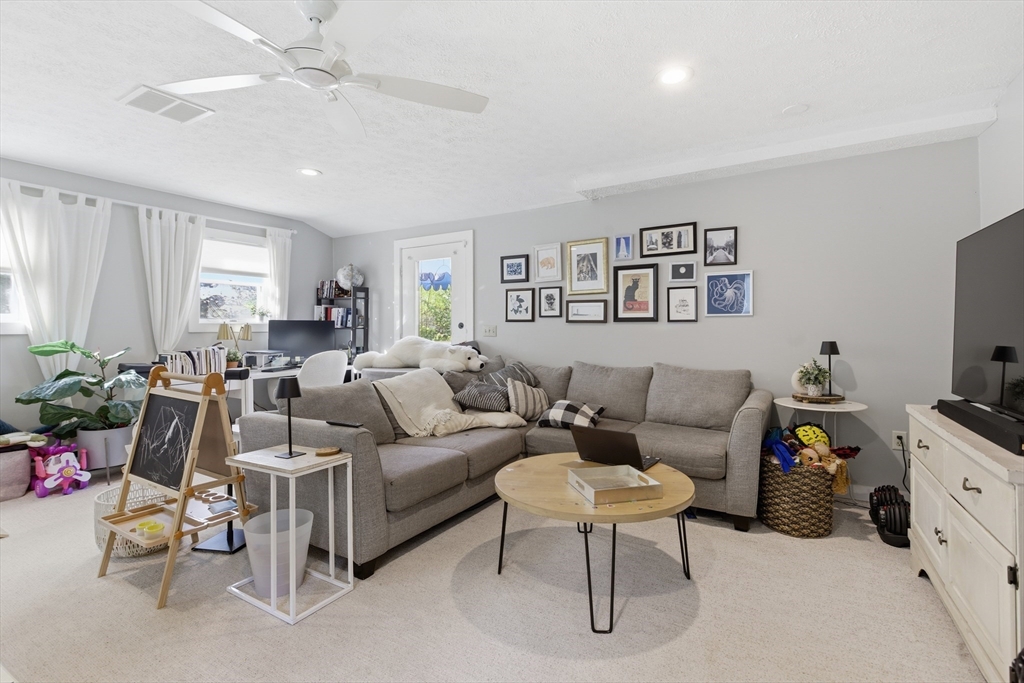 30 Manatee Rd
