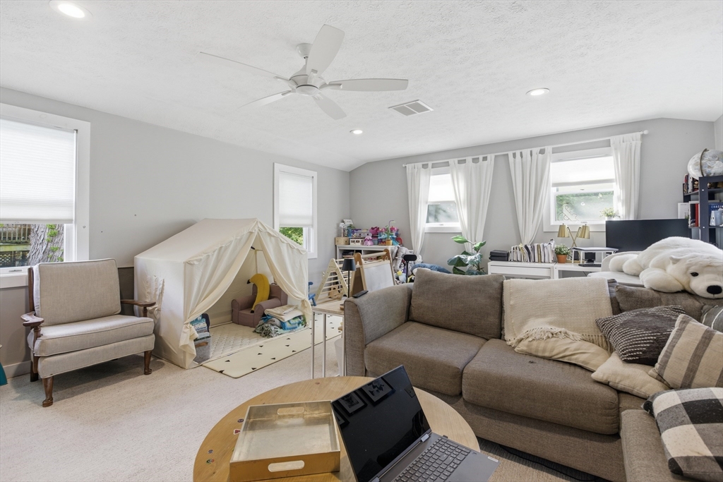 30 Manatee Rd
