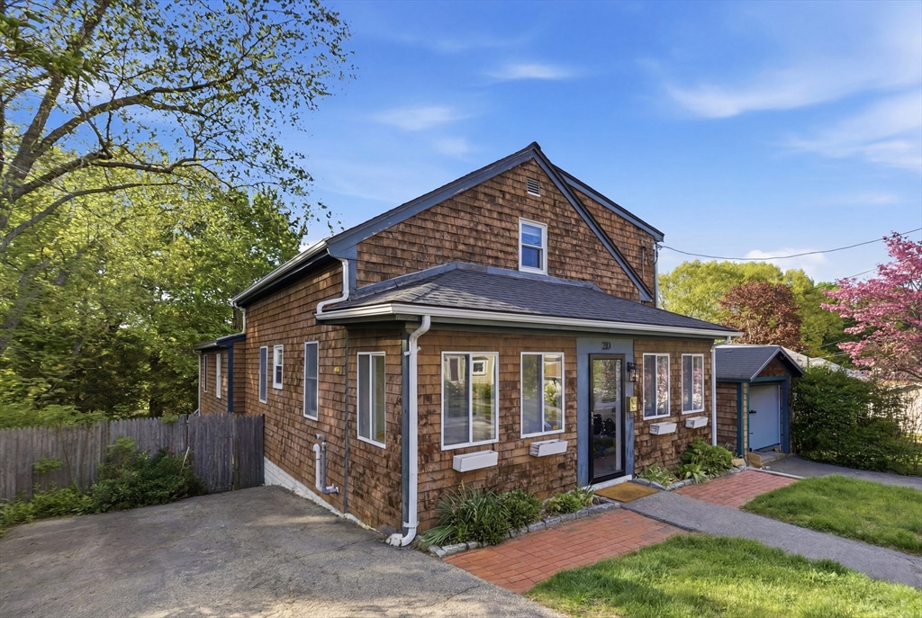 30 Manatee Rd
