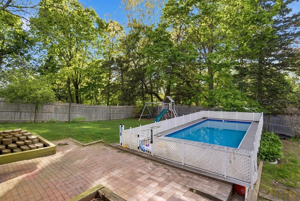 30 Manatee Rd