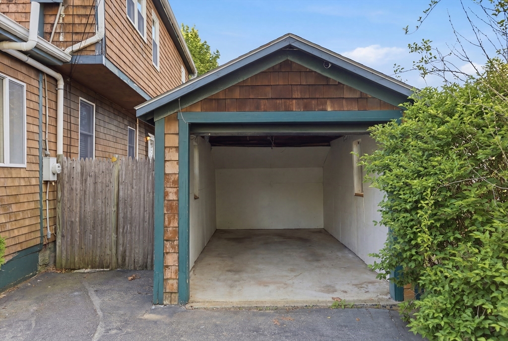 30 Manatee Rd