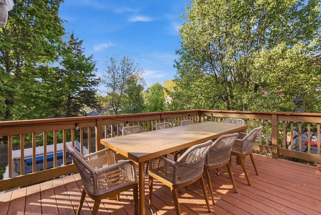 30 Manatee Rd