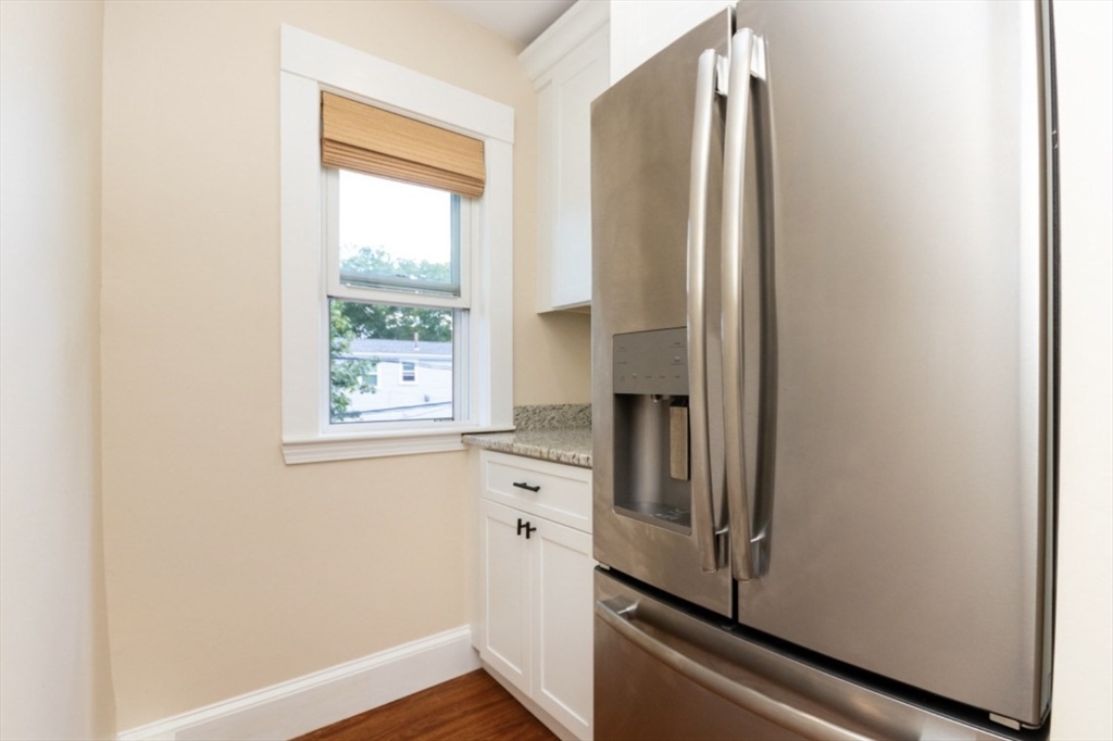 33 Pierce Ave # 2