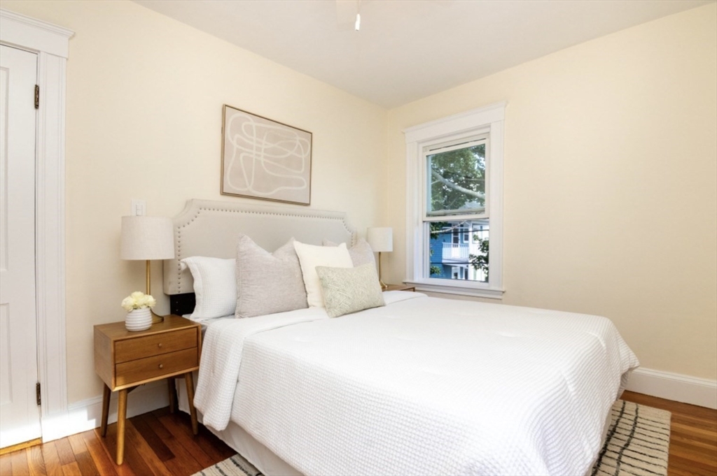 33 Pierce Ave # 2