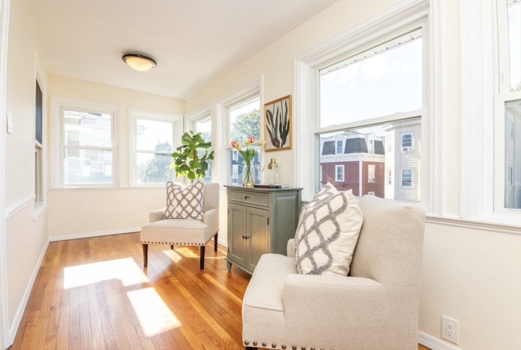33 Pierce Ave # 2