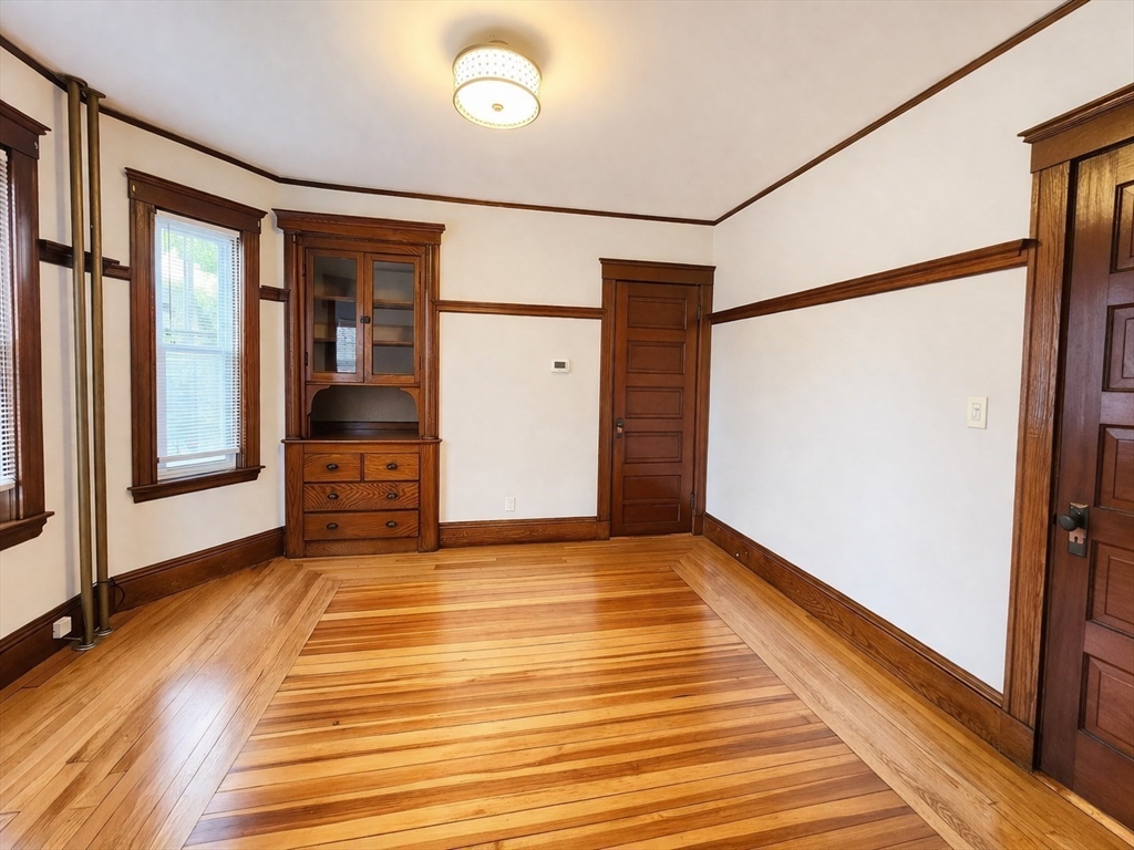 25-27 Marion Rd # 1 Unit: 25-27-1