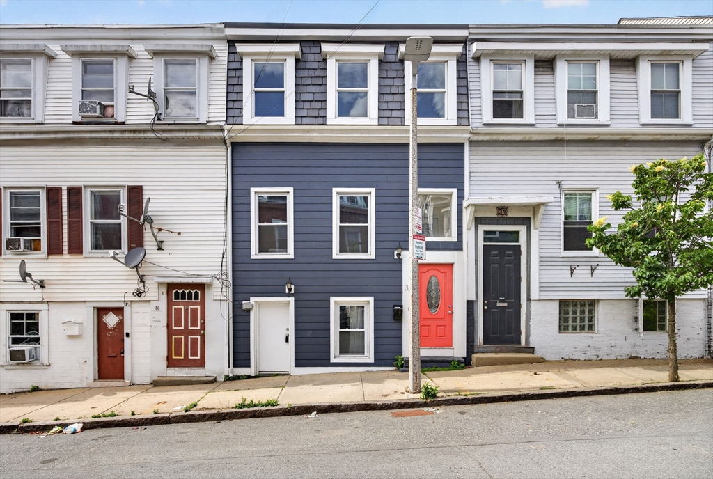 32 Eutaw St