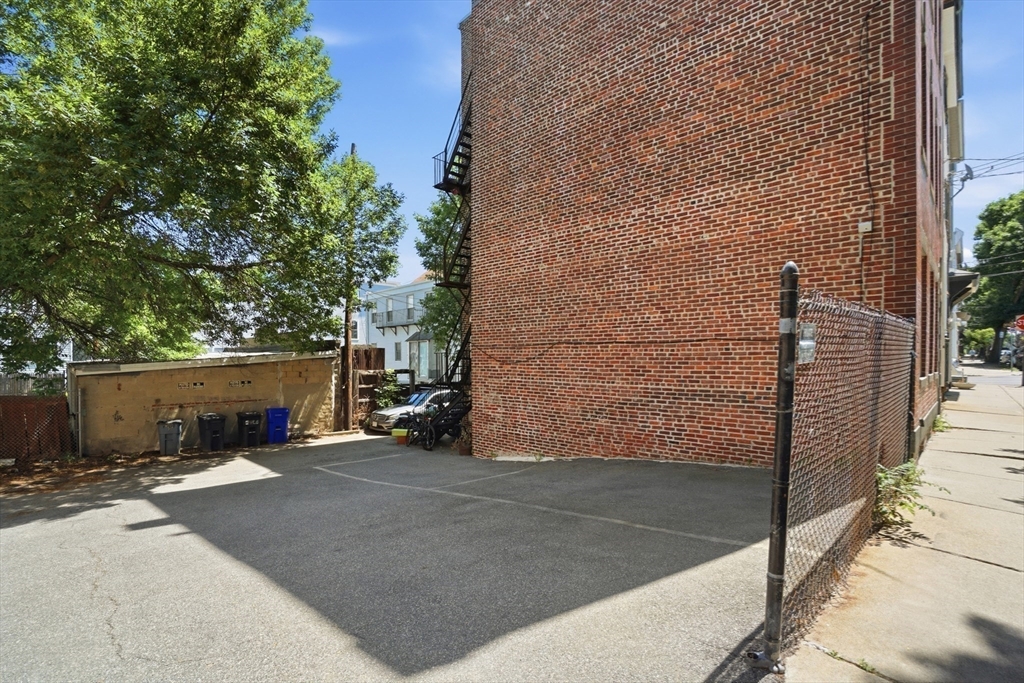 142-146 Everett Street # 2