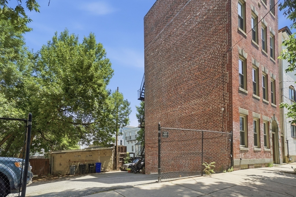 142-146 Everett Street # 2