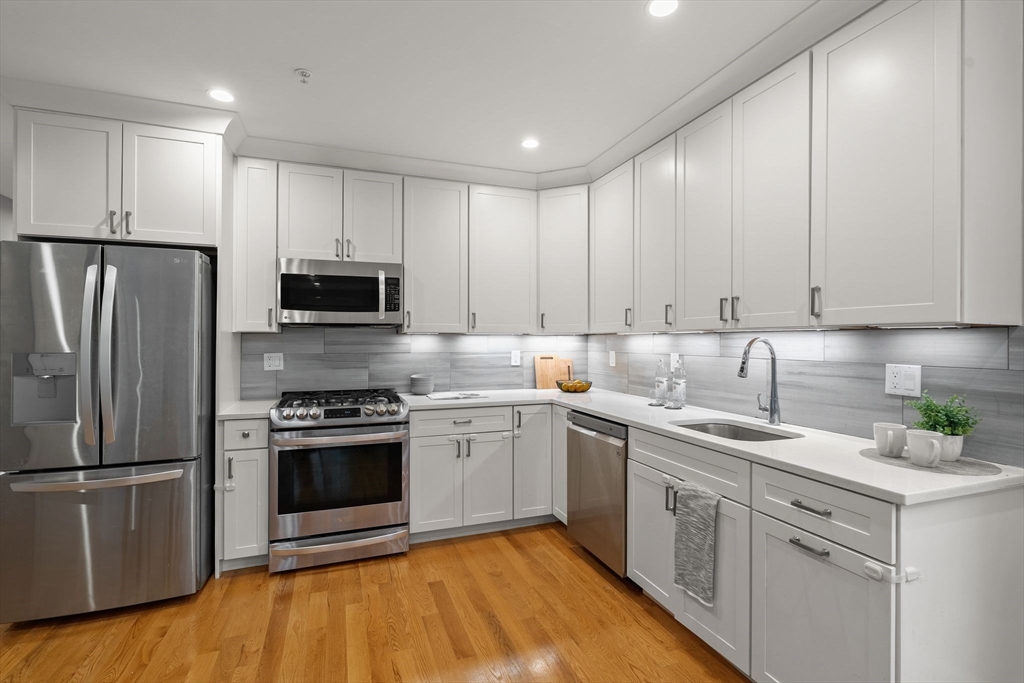 15 Ashland St # 2