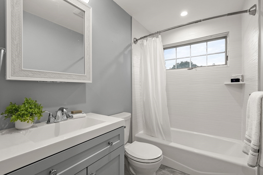 15 Ashland St # 2