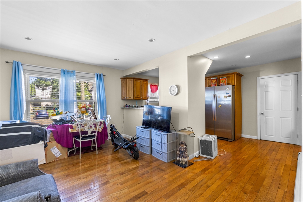 20 Walter St