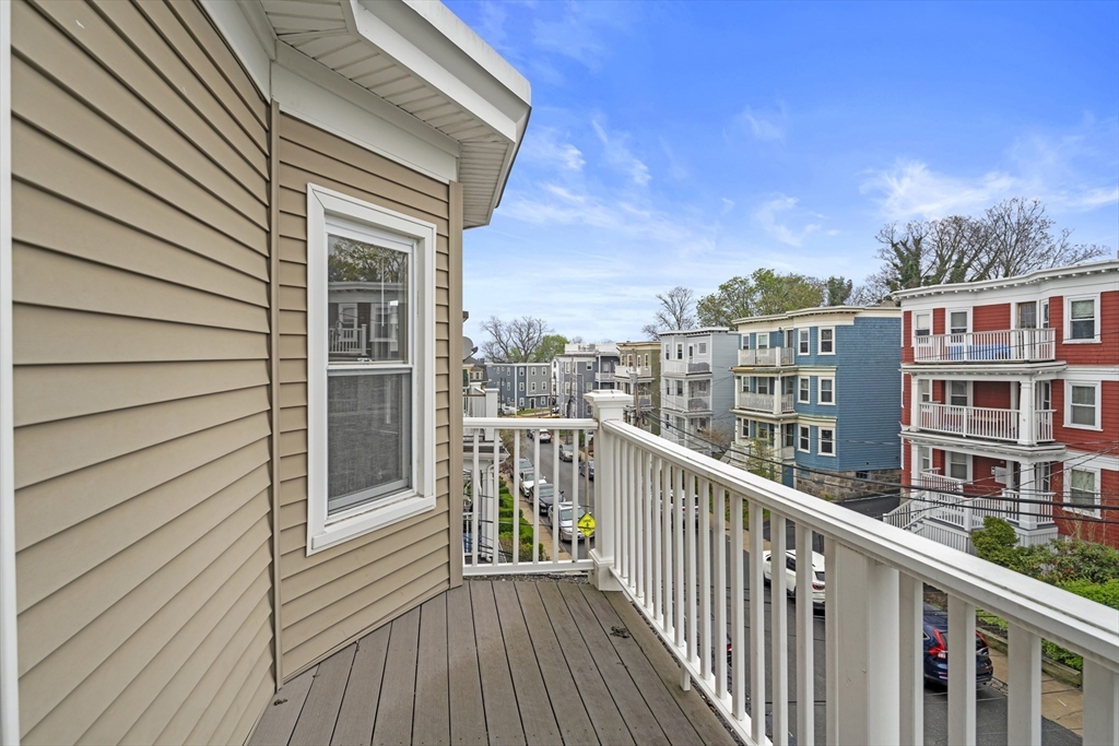23 Thelma Rd # 3