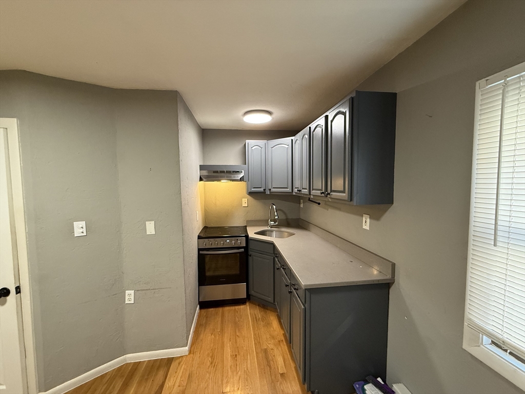 181 Bowen Street # 1