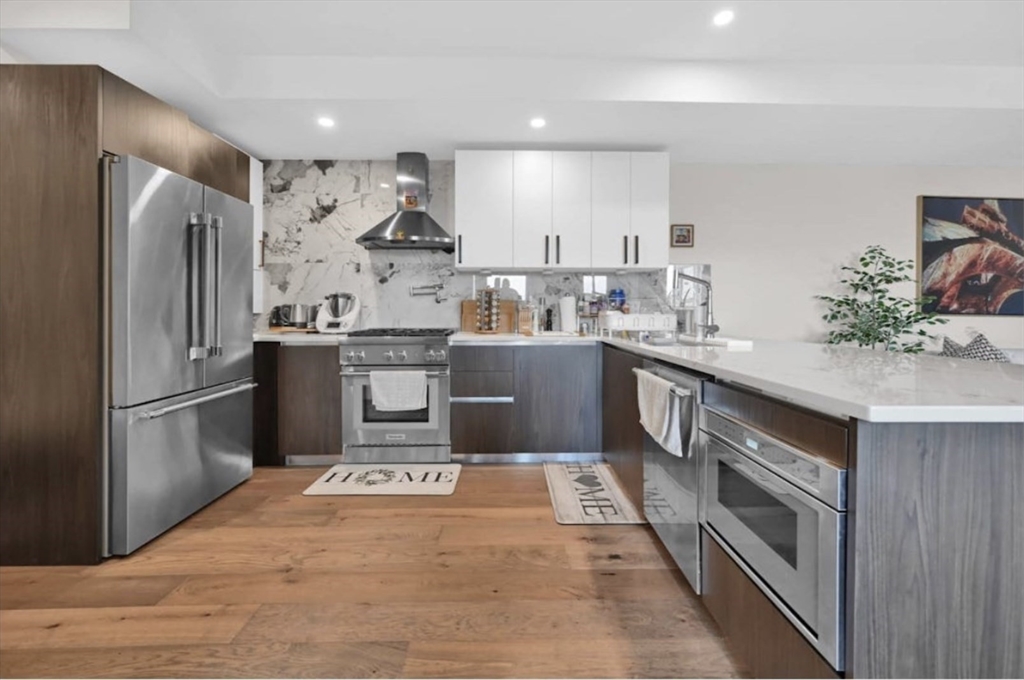 270 Paris Street # 7