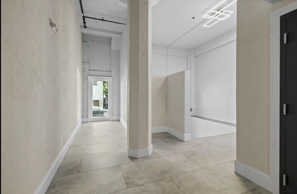 270 Paris Street # 7