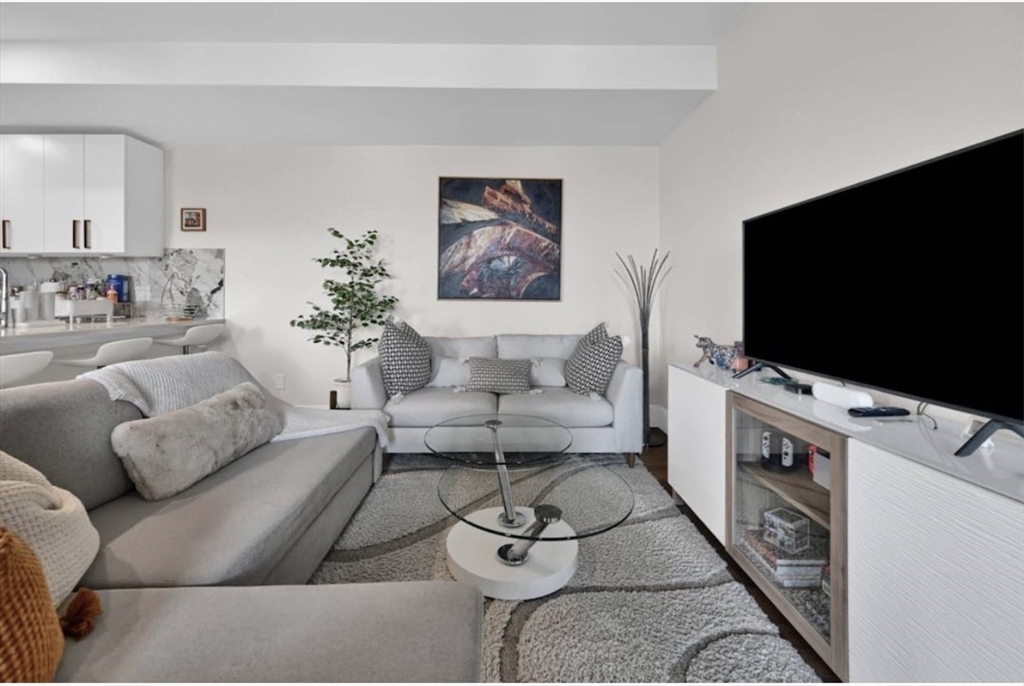 270 Paris Street # 7