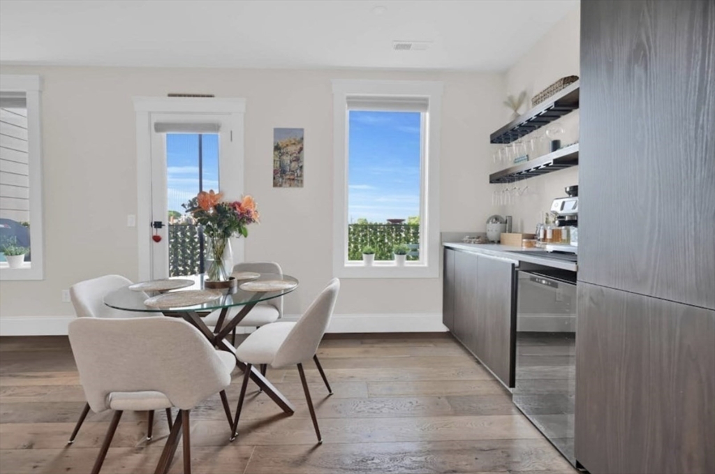 270 Paris Street # 7