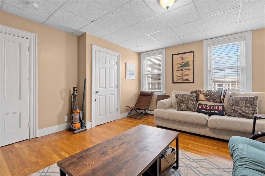 674 Saratoga Street # 2B