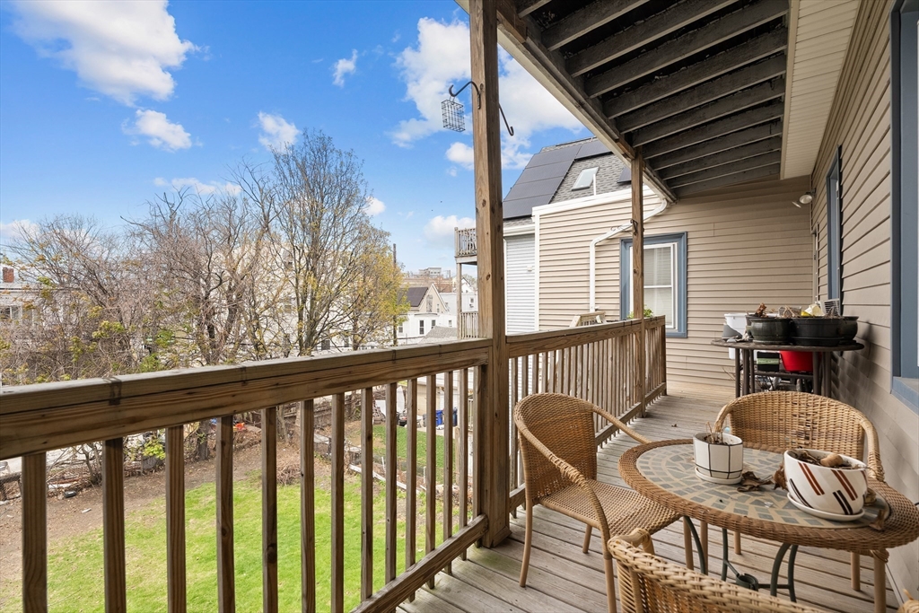 674 Saratoga Street # 2B