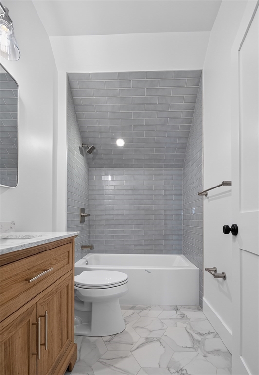 533 Washington Street Unit: E
