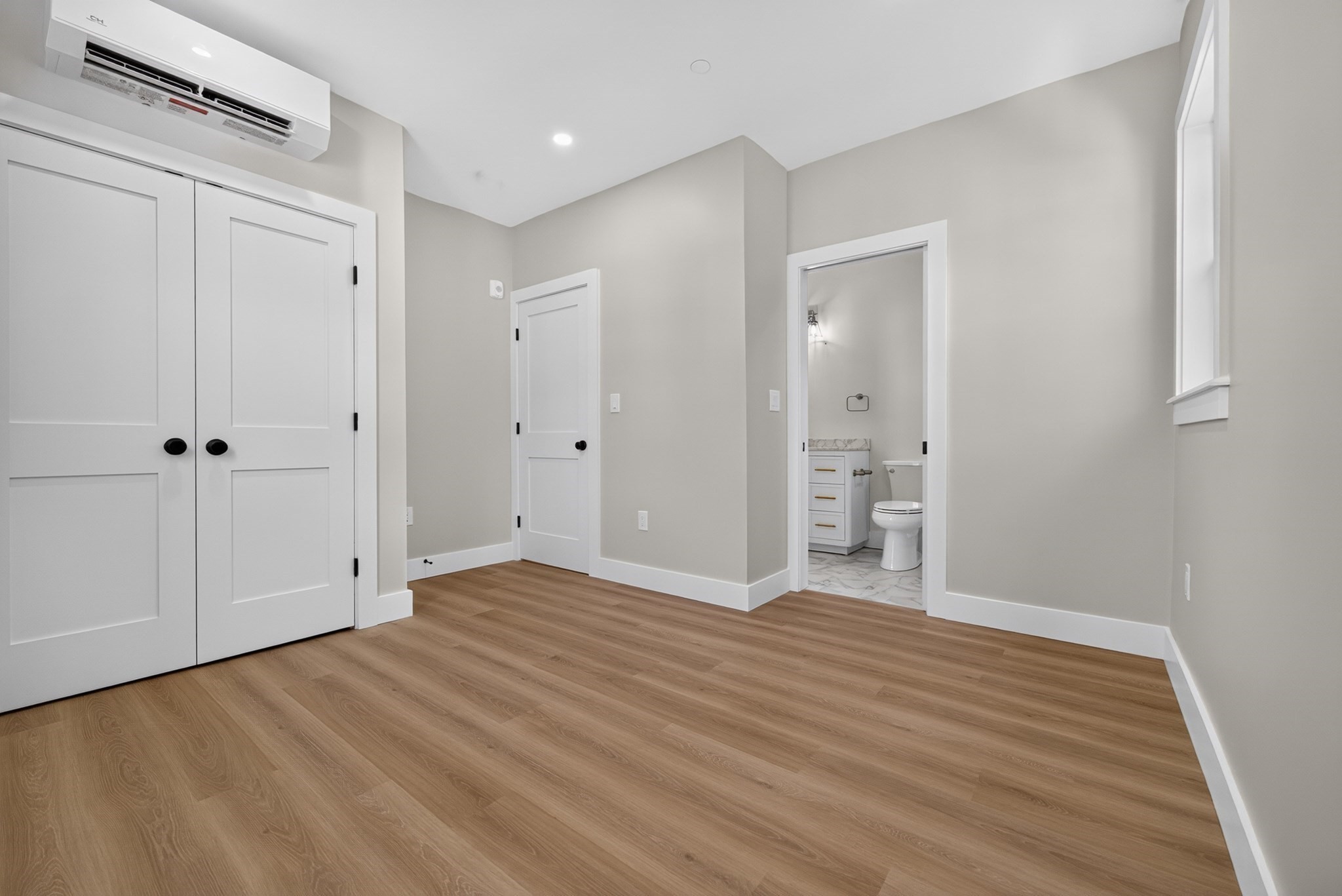 533 Washington Street # 4