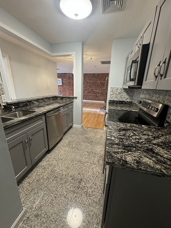 14 Washington St # 3