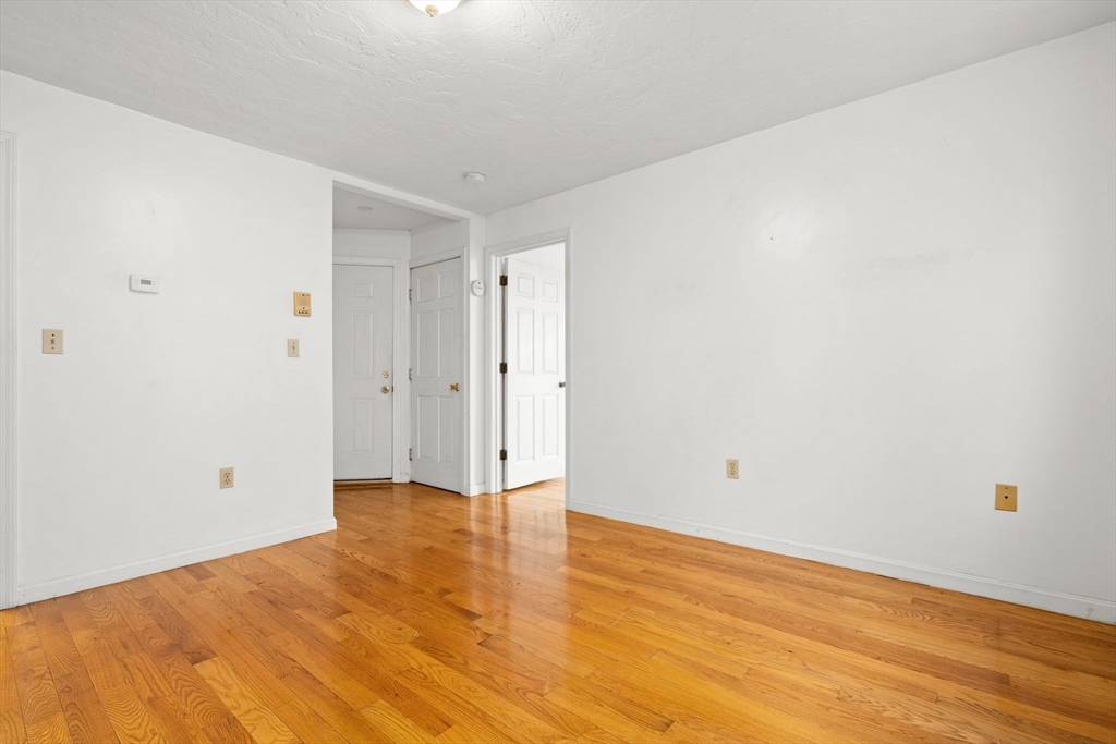 8 Walnut St # 2A