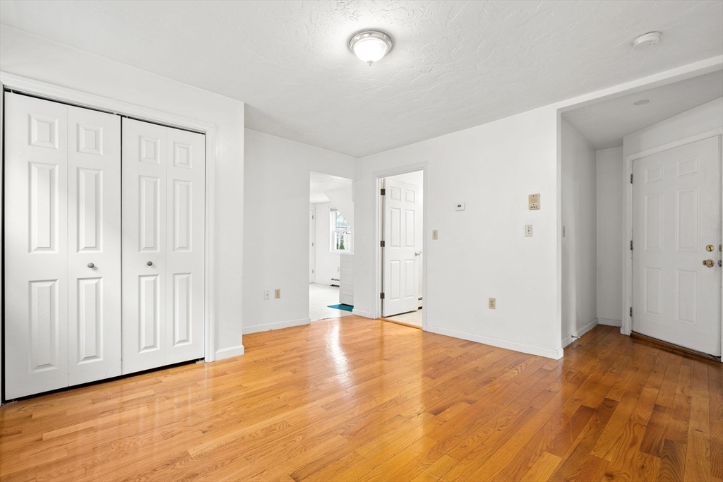 8 Walnut St # 2A