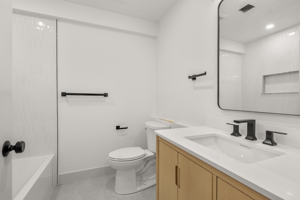 17 Princeton St # 1A