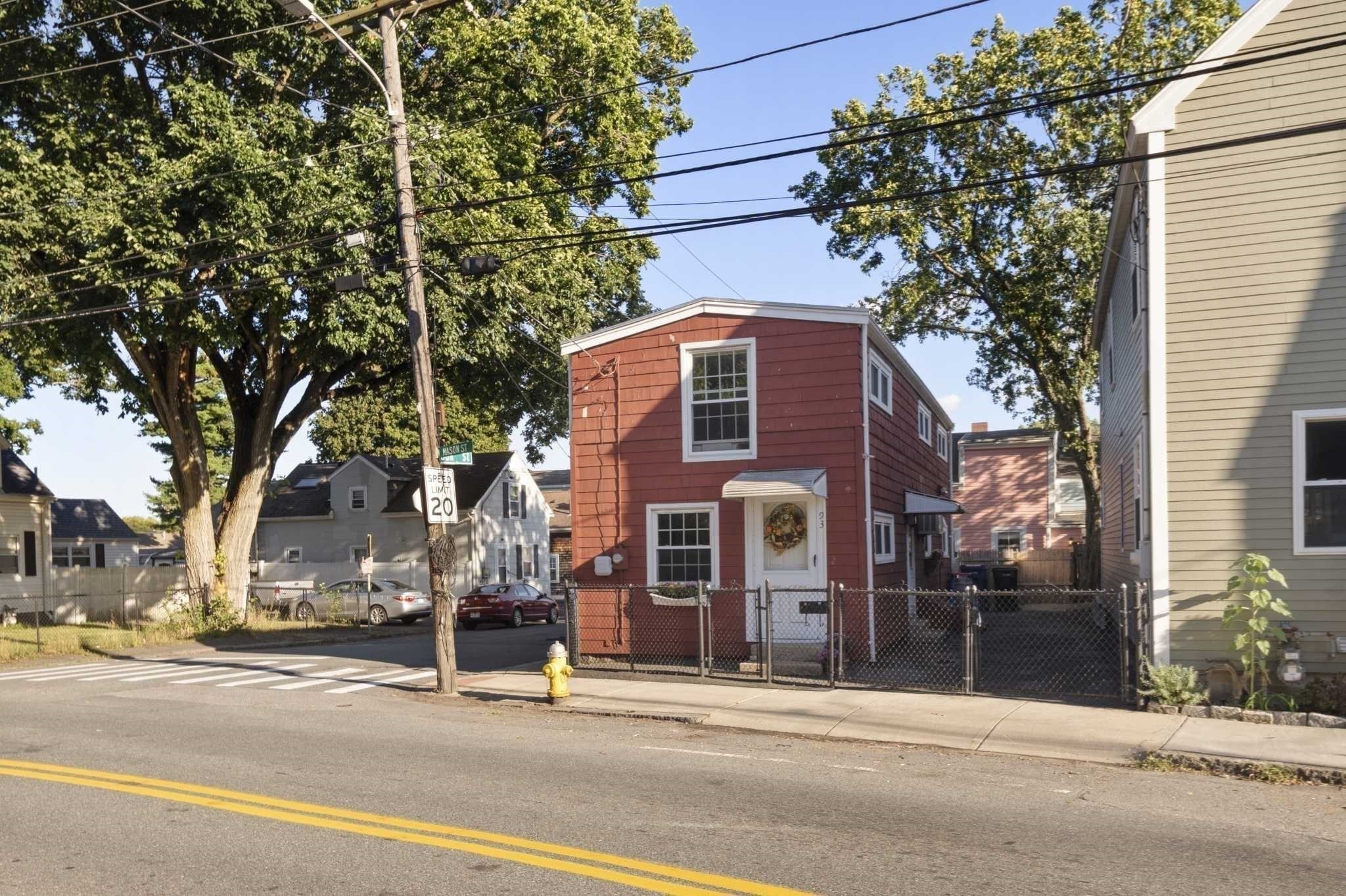 93 Mason St