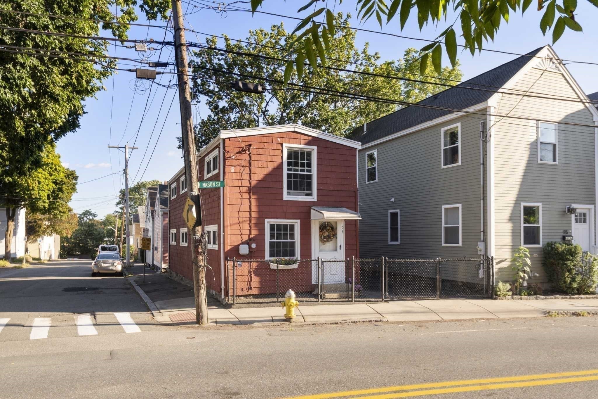 93 Mason St