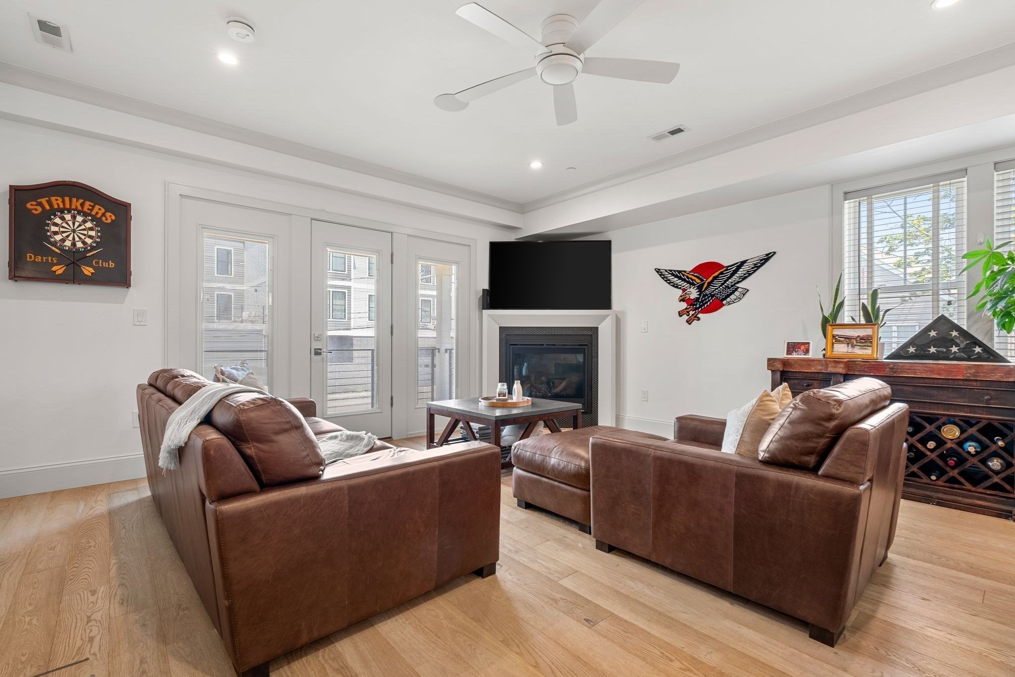 251 Minot St # 6