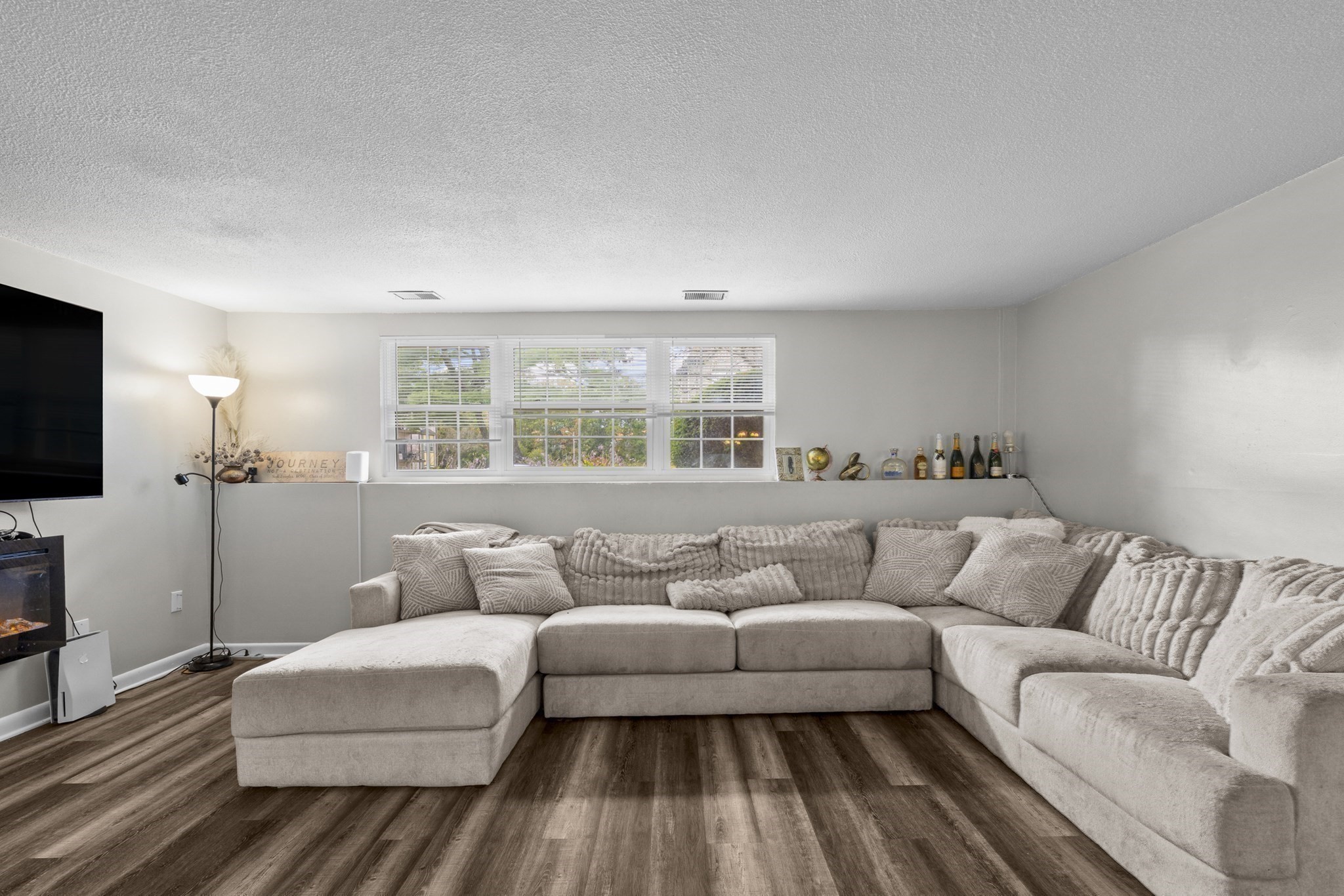 103 Oak Ln # 4