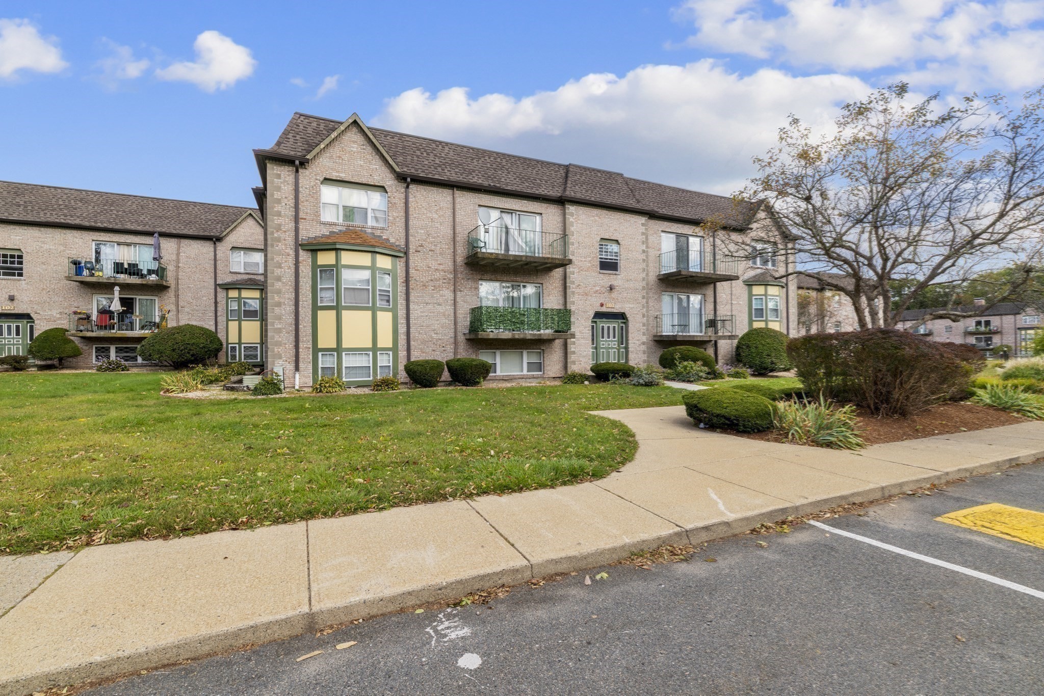 103 Oak Ln # 4